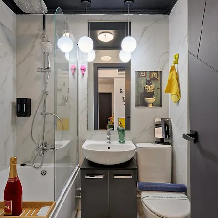Cityview Full Kitchen 2 Bedroom Ac Free Public Parking * 부쿠레슈티
