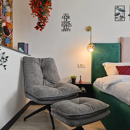 Cityview Full Kitchen 2 Bedroom Ac Free Public Parking 아파트 *