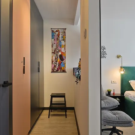 Cityview Full Kitchen 2 Bedroom Ac Free Public Parking * 부쿠레슈티